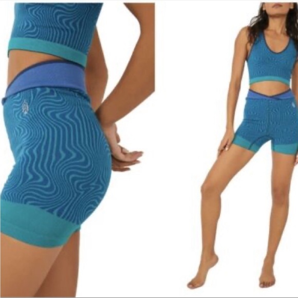 NWT Free People FP Movement Throw Jacquard Shorts in Wave Rider Combo, XS - Picture 3 of 11